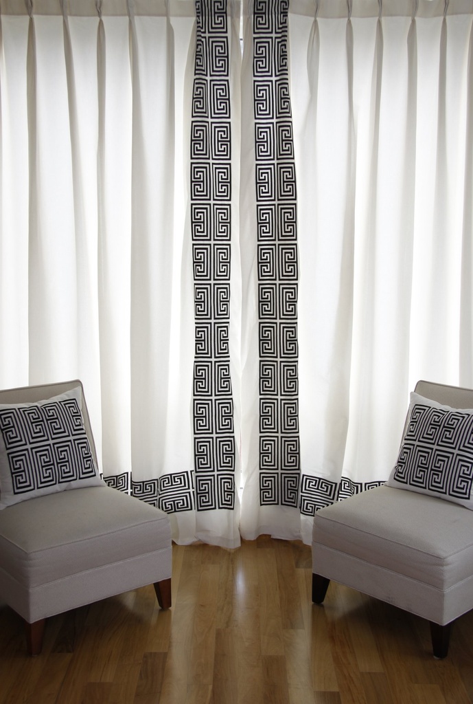Jolie Leading Edge and Matching Pillows